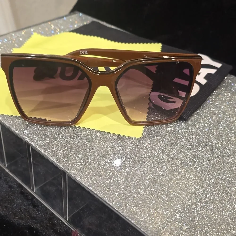 Quay Australia‎ Level Up Square Sunglasses- Chocolate